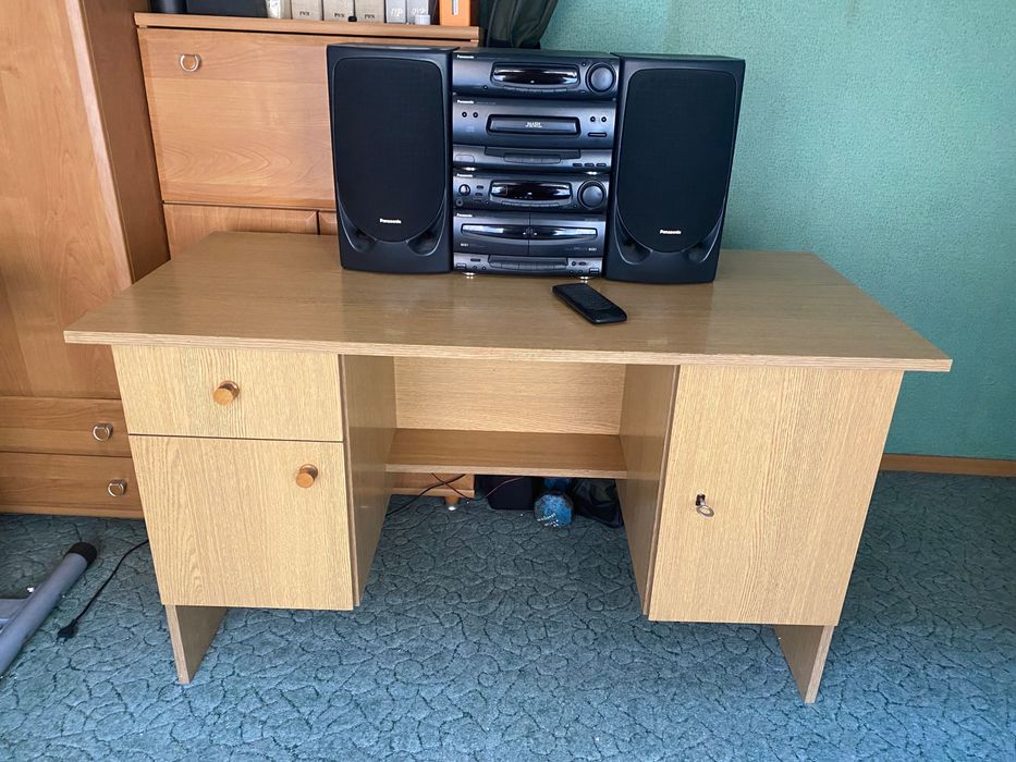 Biurko w dębowej okleinie
