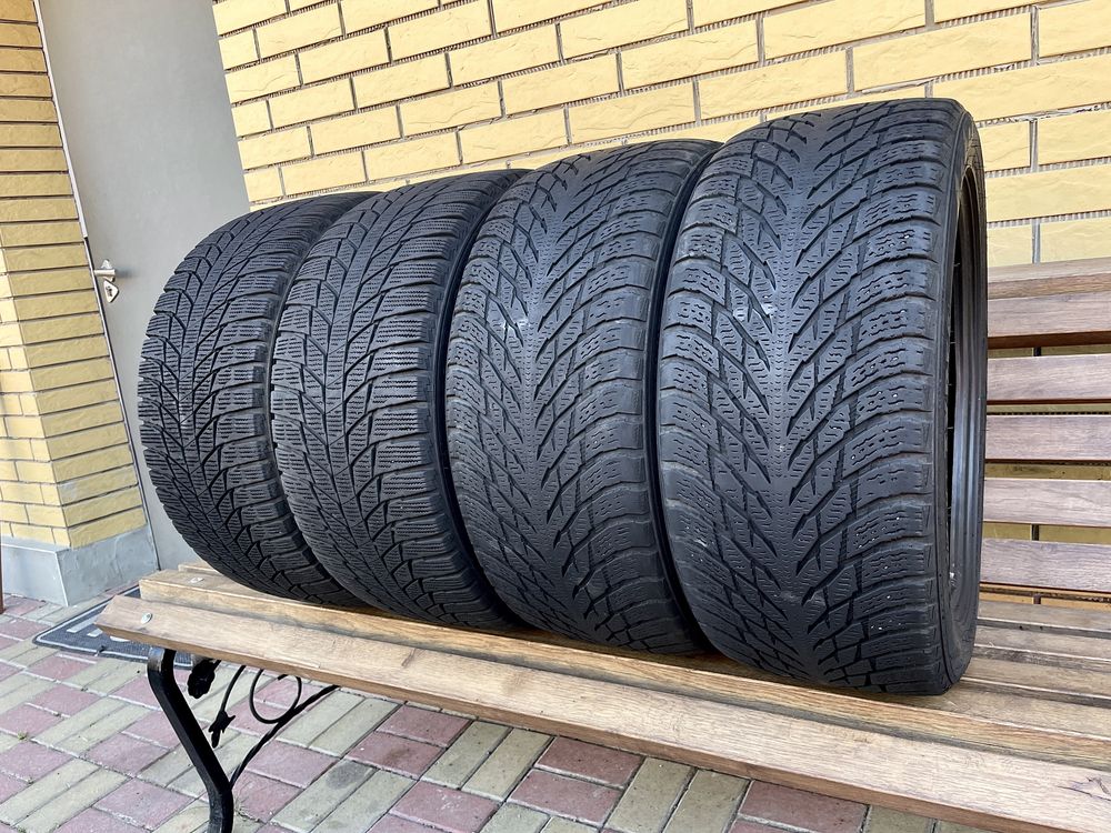 Шини Резина 235.45 R17 Nokian Triagle Зима