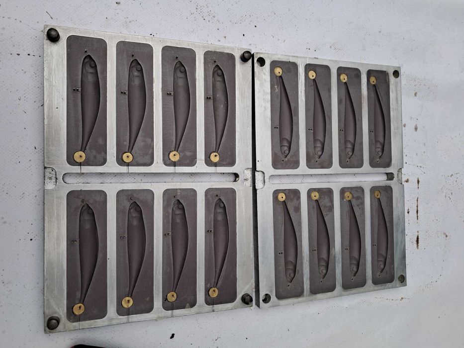 Forma do woblerów wielogniazdowa-8gniazd wobler 10cm, Ablet 10 sandacz