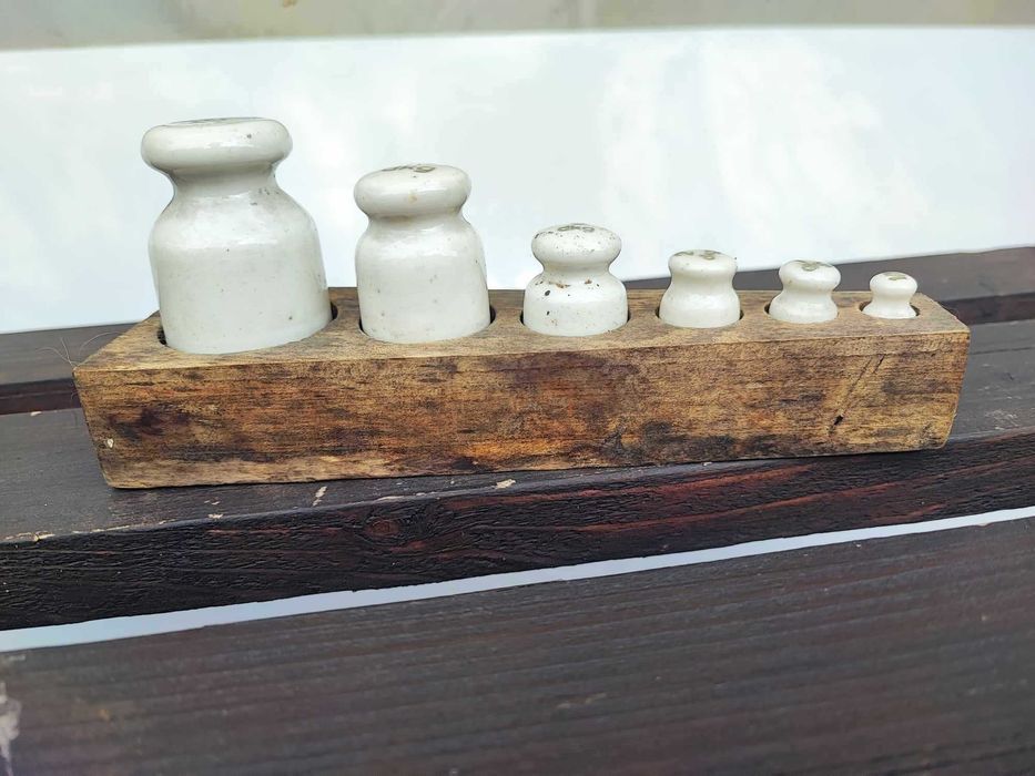 Stare odważniki,odważnik,porcelanowy w pudełku