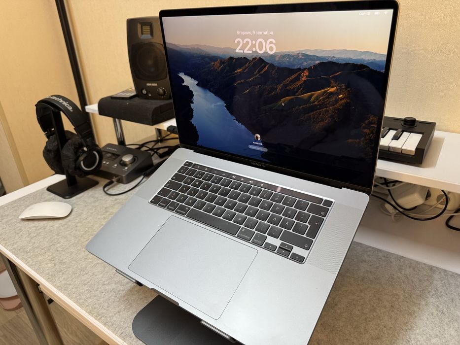 Продам в ідеальному стані MacBook Pro 16 2019 i9 64GB 1TB SSD