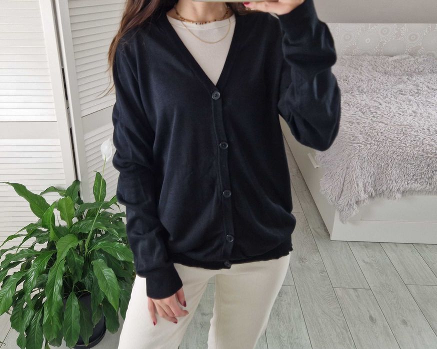 Bertoni jedwabny sweter kardigan czarny 55% jedwab M