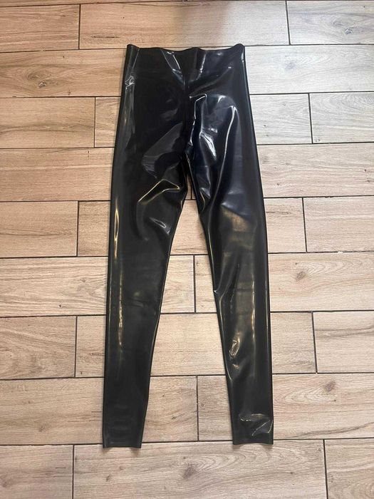 822/ Latex CHLOROWANY leginsy legginsy M czarne paski stopy stirrups