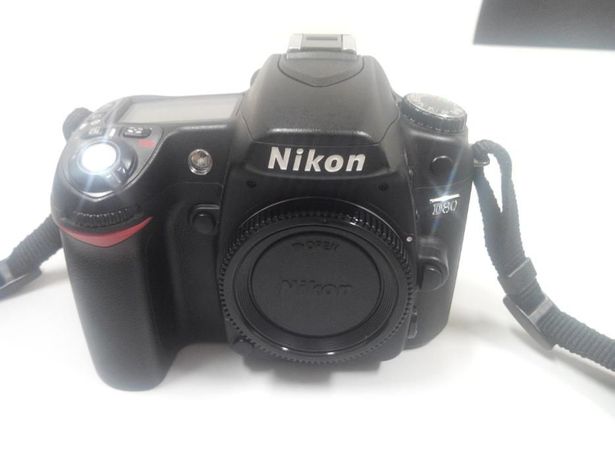Nikon D80 + Objectivas + Flash + Mochila