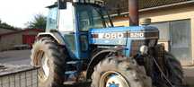 Ford 8210 z tuzem