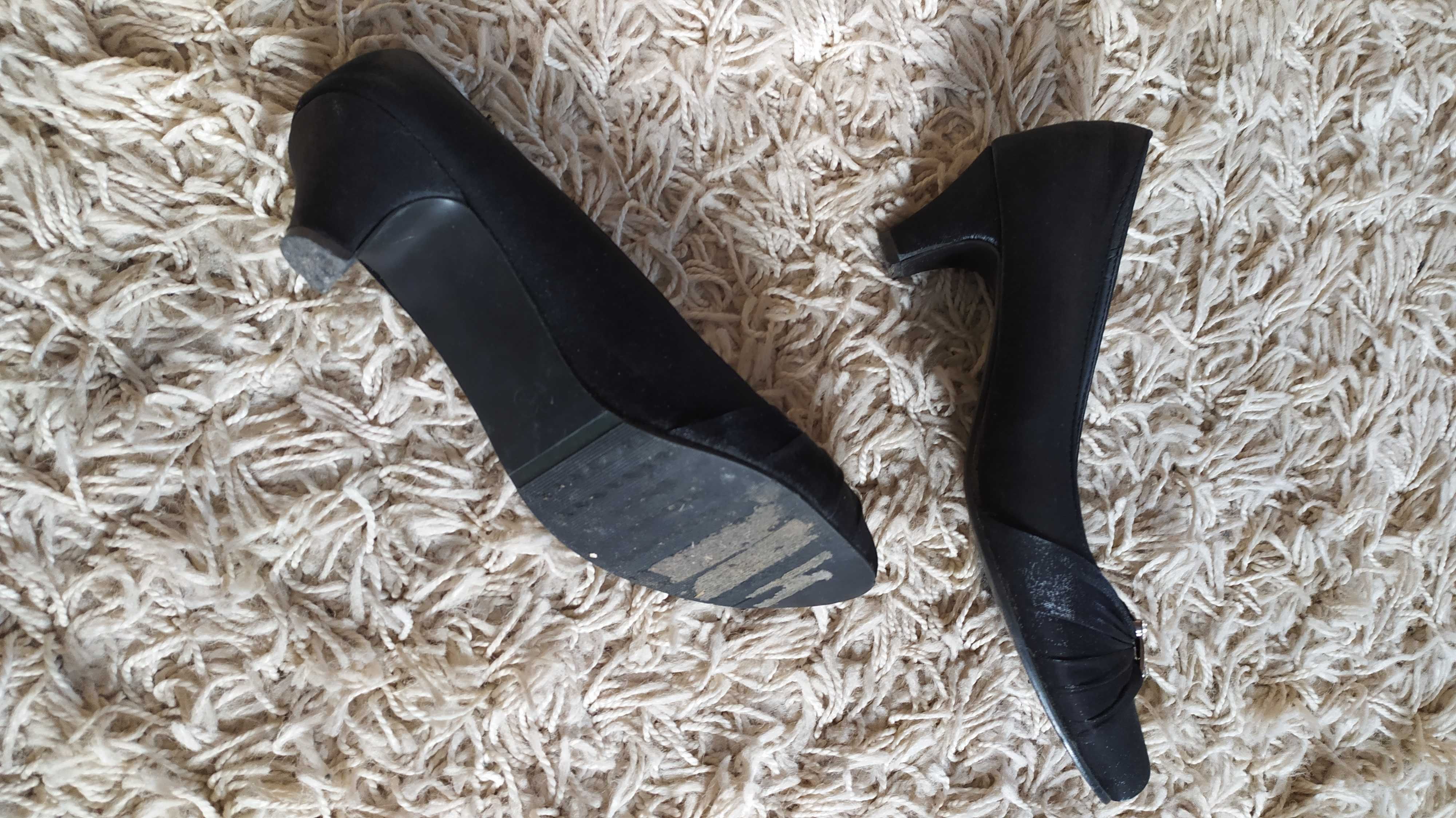 Czółenka buty na obcasie vintage retro satynowe pantofelki