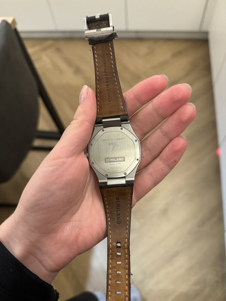 часы d1 milano ultra thin serial  00000000 с кожаным ремнем