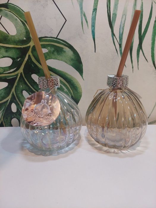 Szklanka z rurką w kształcie bombki 375ml