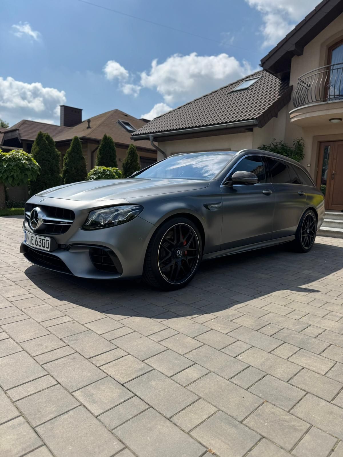 Mercedes E63 S . 2018  .Polecam