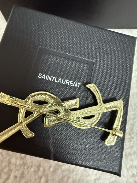 Broszka YSL duża z pelnym opakowaniem logowana