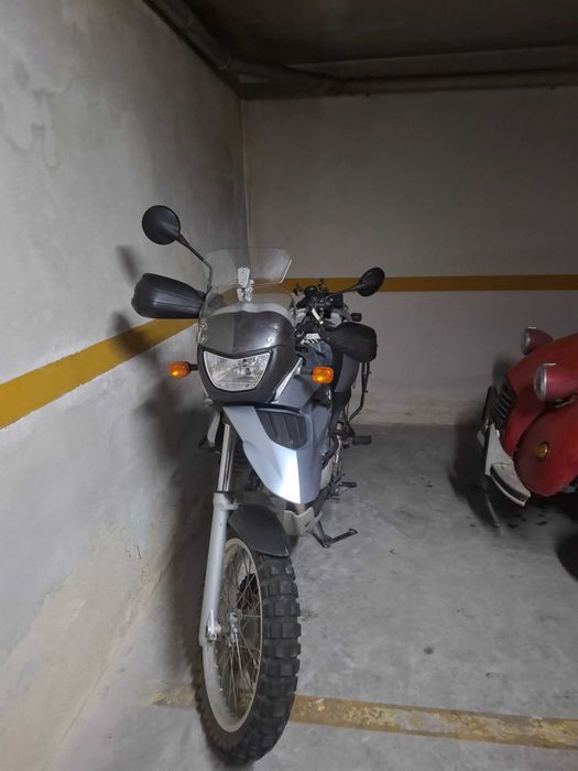 BMW F650, 2007, Suspensão preparada.