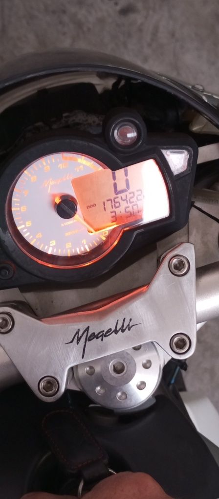 Vendo megelli 125s