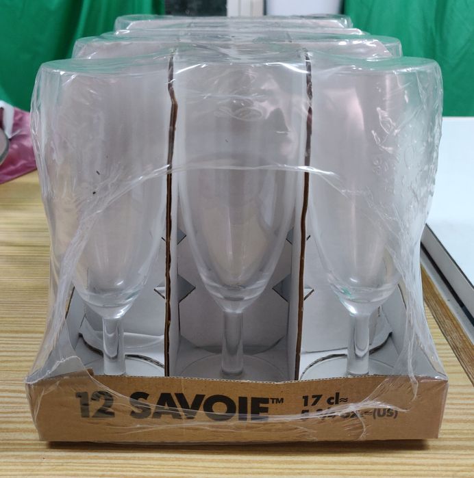 Conjunto de 12 flutes de champanhe novo