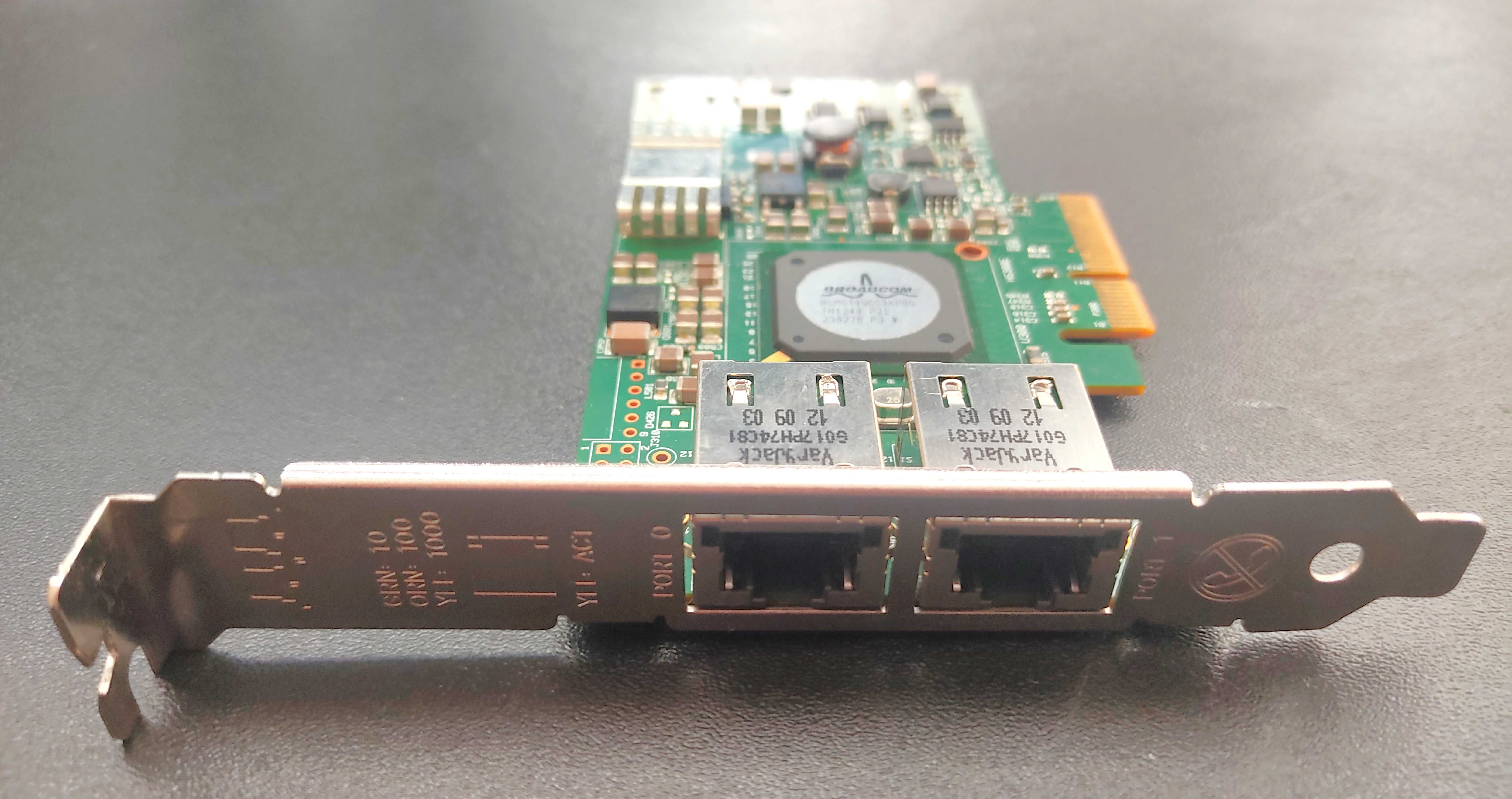 2 x karta LAN Qlogic BCM5709c 2x1GbE