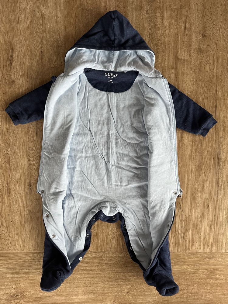 Guess kombinezon dziecięcy 12 miesięcy