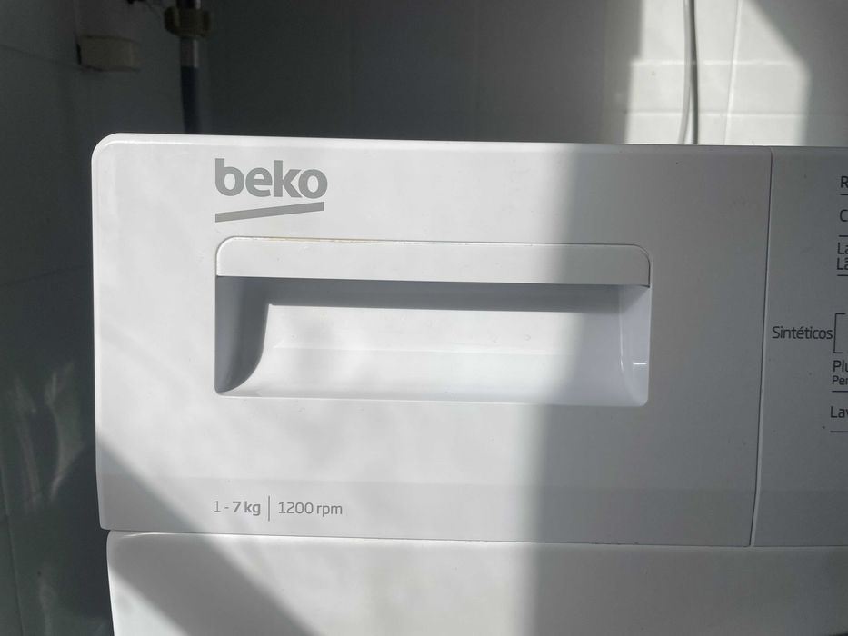 Máquina de Lavar Roupa BEKO WTE 7611 BWR (7 kg - 1200 rpm - Branco)