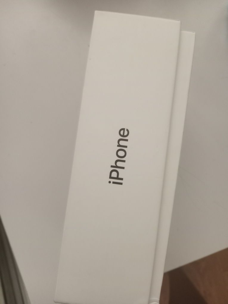 Продам iphone x(10)