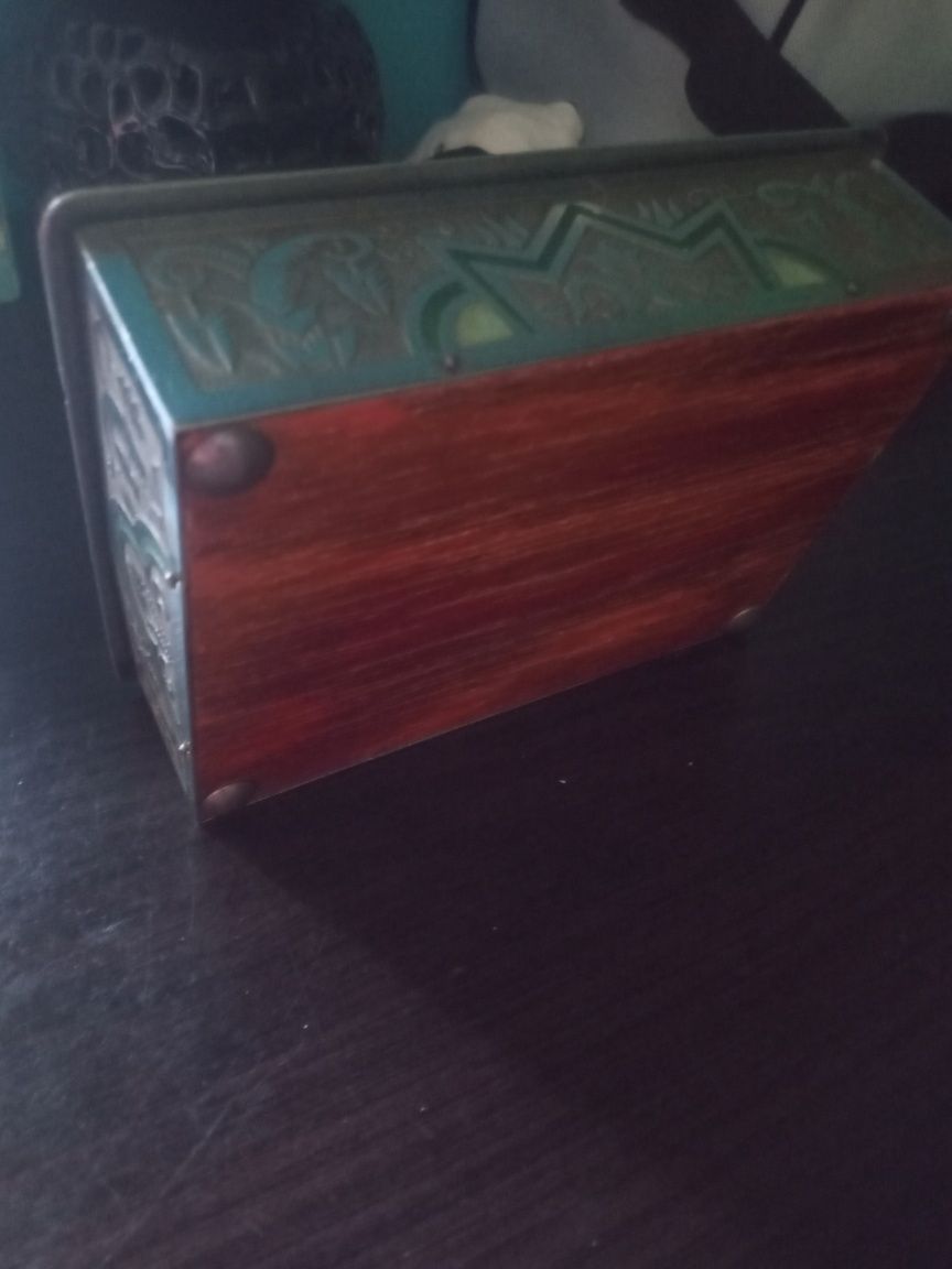 Szkatułka stare pudełko na drobiazgi i biżuterii