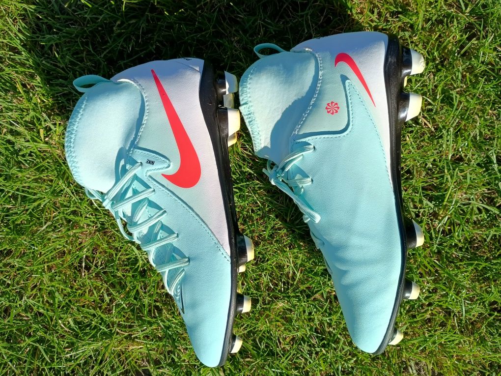 Buty korki dziecięce Nike Jr Phantom Luna II rozmiar 35
