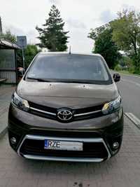 Wynajem Busa 9 os Toyota Proace