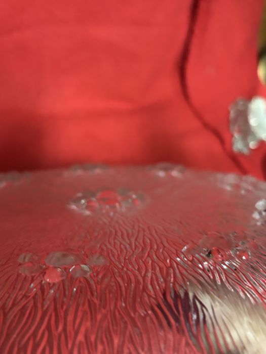 Prato de bolos com relevo