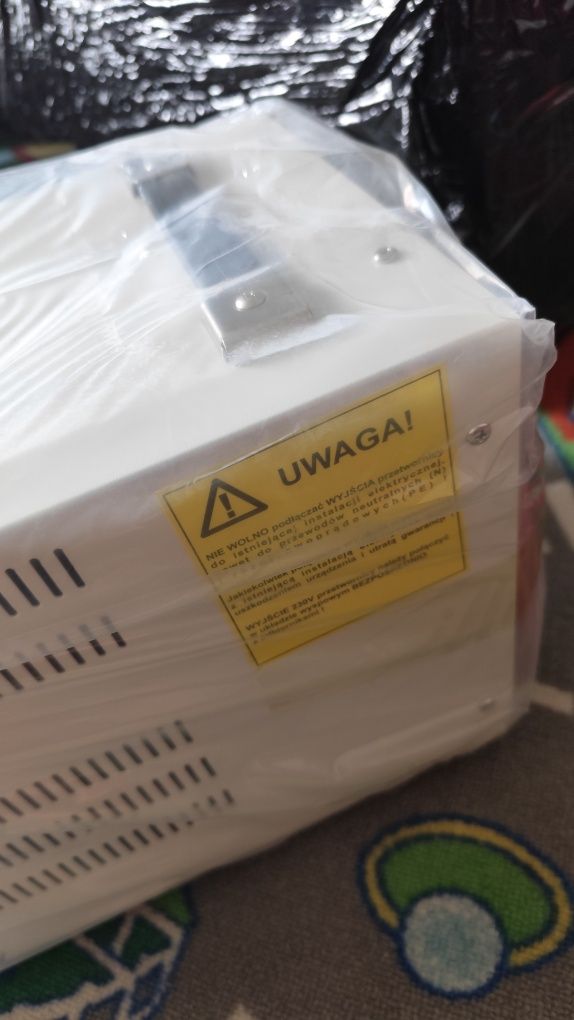 Zasilacz awaryjny SINUS PRO 2000 E 12/230V (1250/2000W)