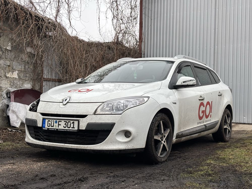 Renault Megane 3 бампер крило капот двері