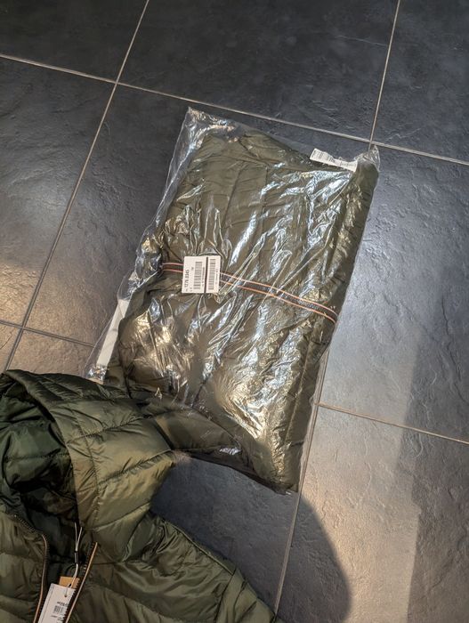 Casaco (S) Verde escuro por abrir.