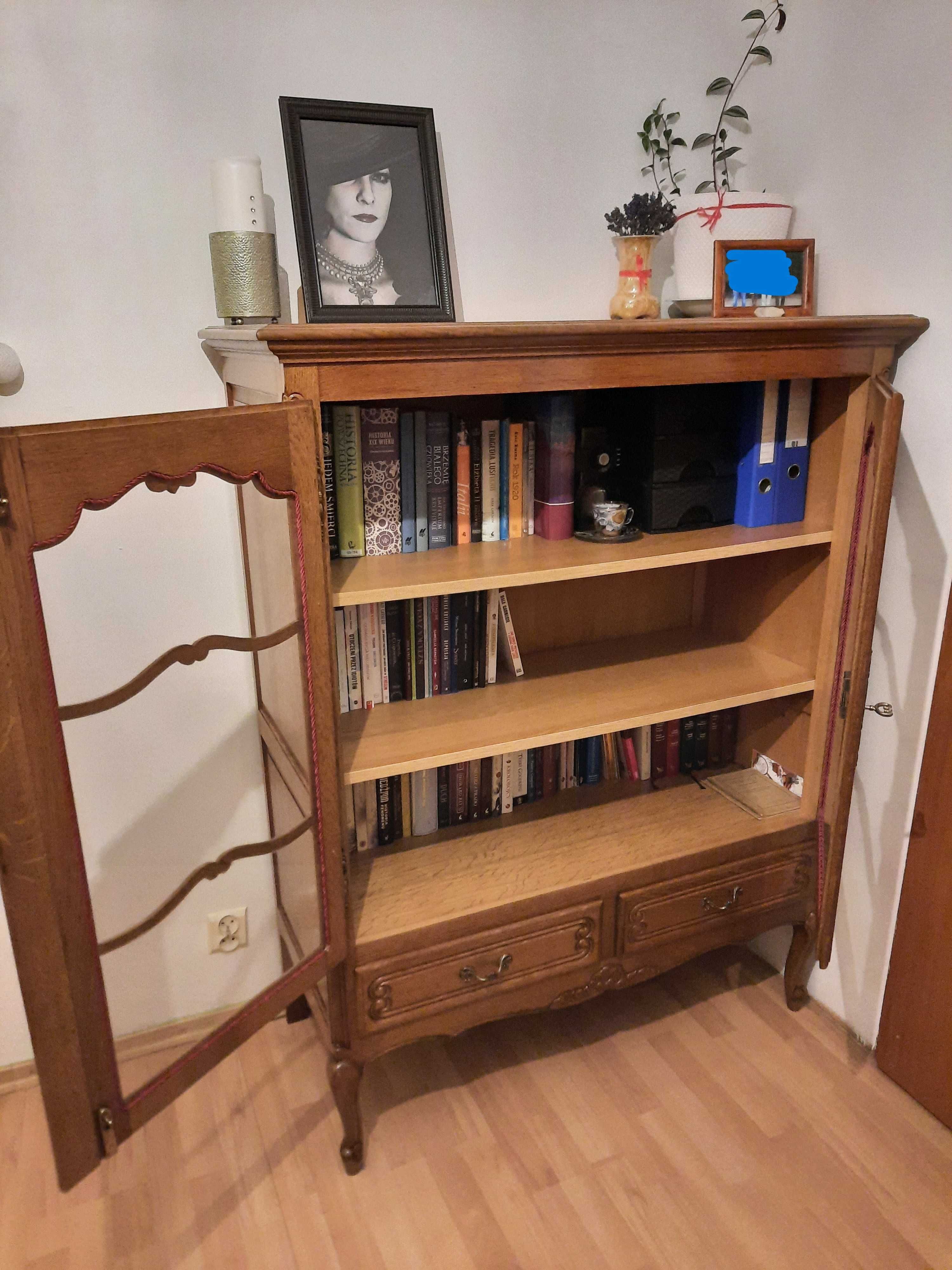 Biblioteczka w stylu ludwikowskim/witryna ludwikowska