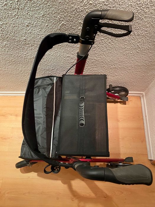 Chodzik rehabilitacyjny z siedziskiem czterokołowy RIO PREMIUM