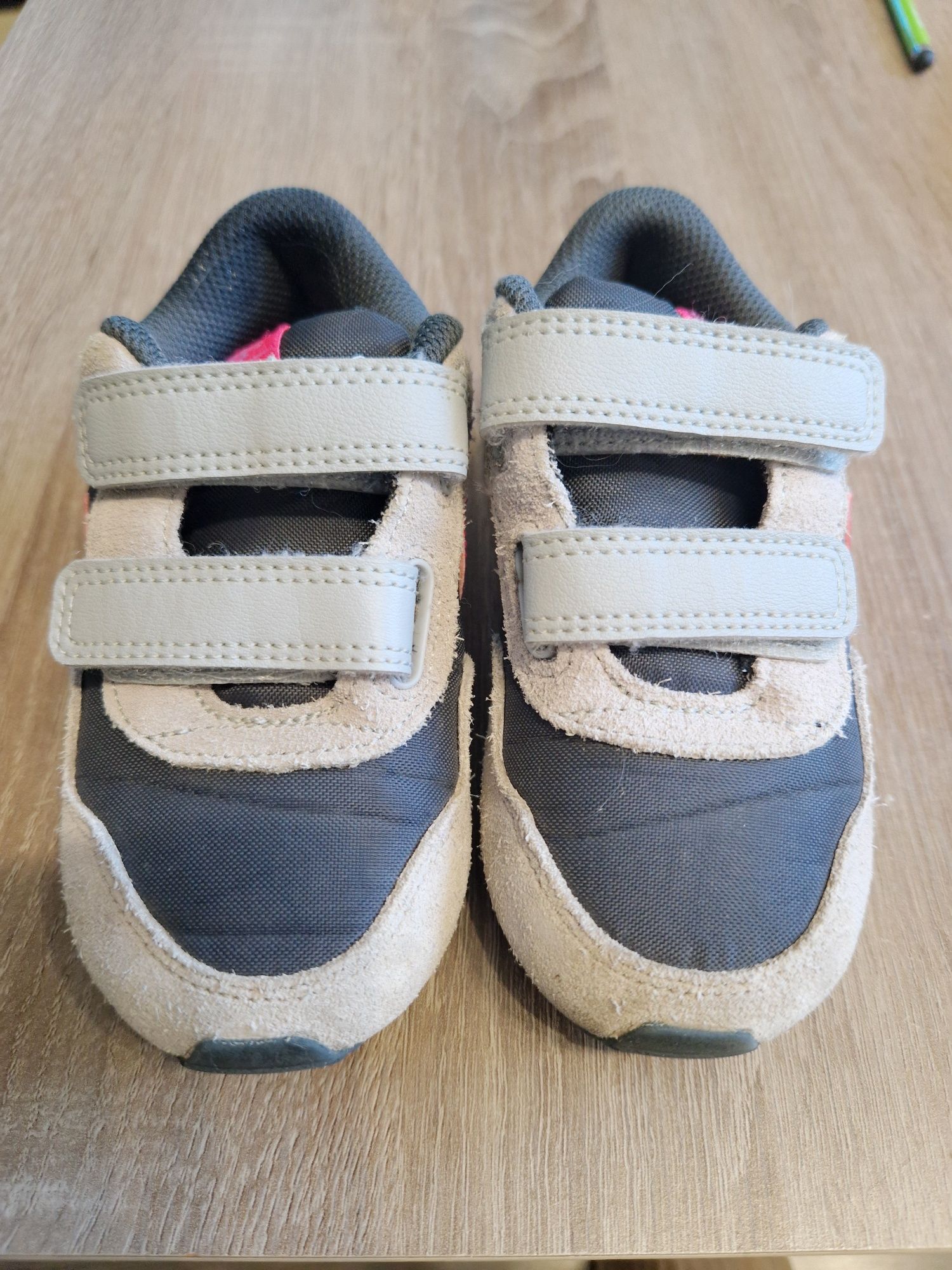Adidaski na rzepy Nike roz 25