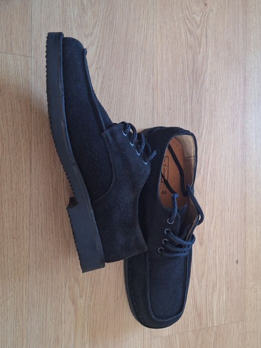 Sapatos camurça novos 43