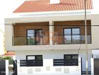 Moderna Geminada T3 com Garagem Quinta do Conde