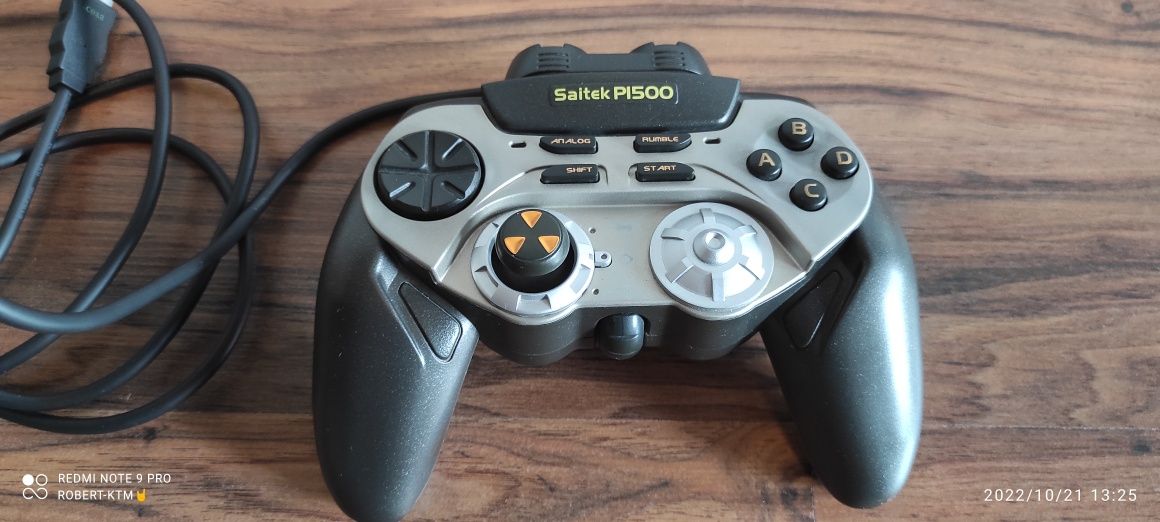 Saitek p1500 kontroler, pad do gry na pc stan idealny sprawny.