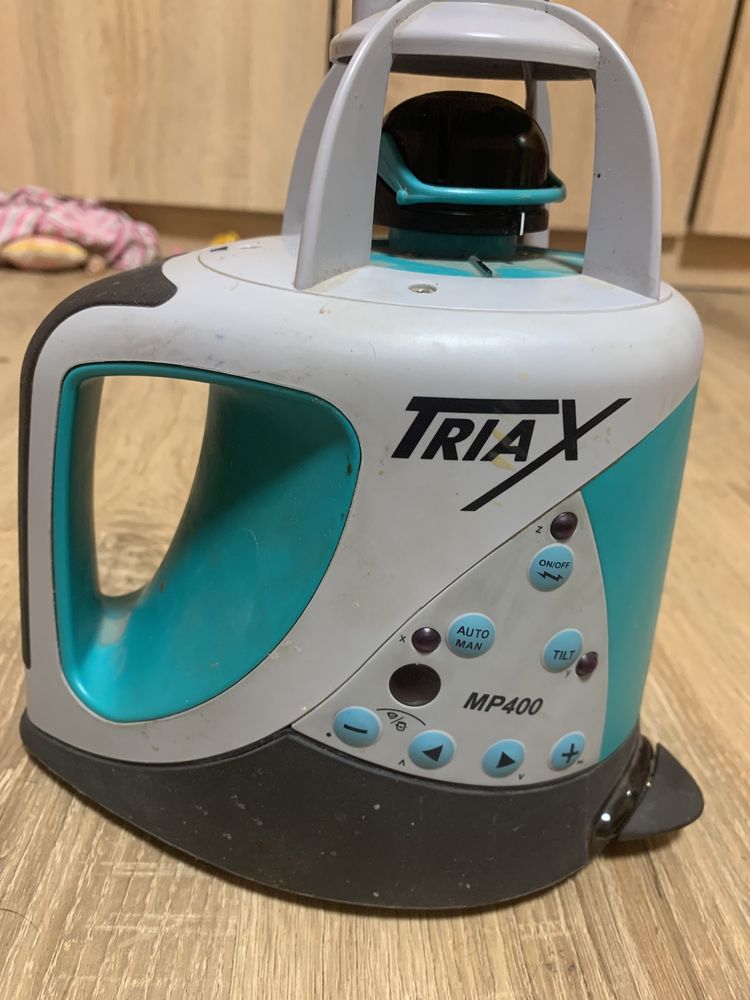 Triax Лазерный построитель плоскости с компенсатором