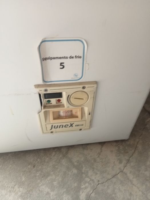 Arca horizontal com vitrine