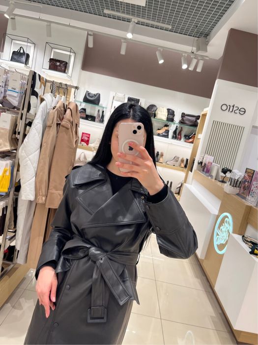 Крутий тренч з Estro