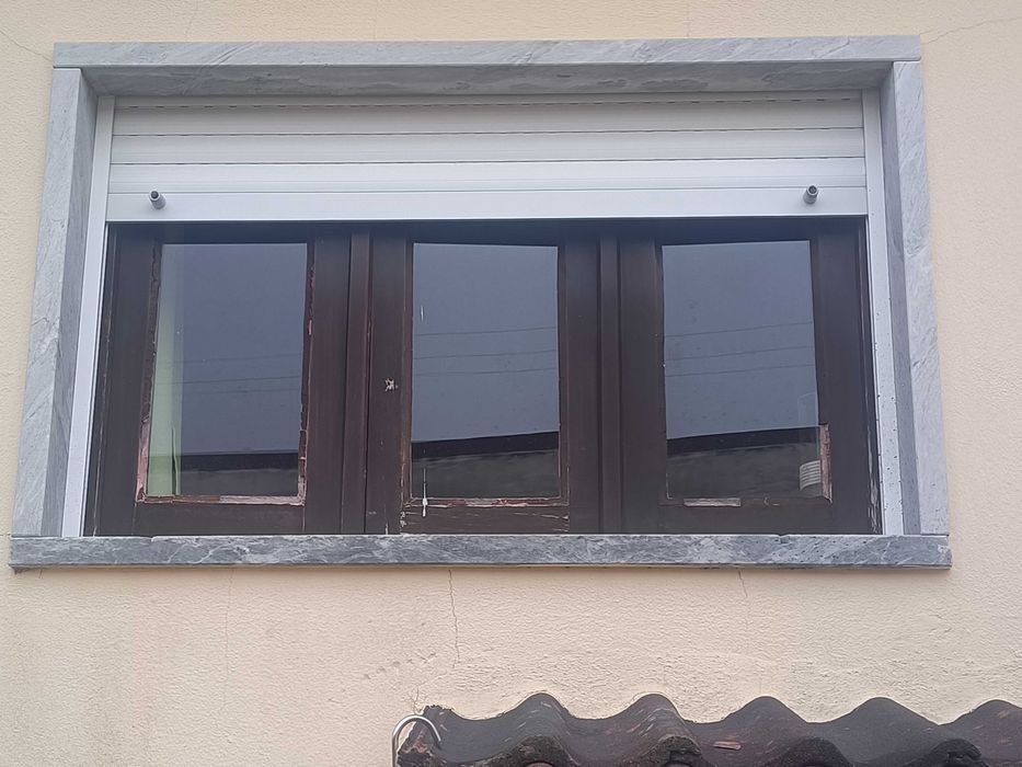 Portas e janelas de madeira