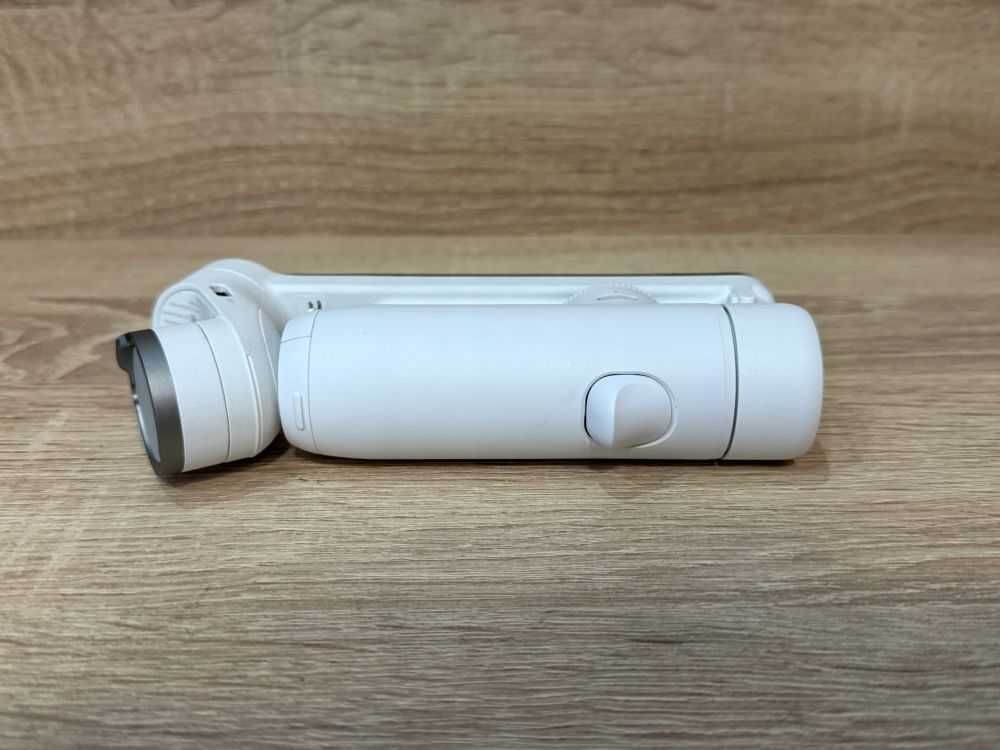 Stabilizator elektroniczny (gimbal) Insta360 Flow Creator Kit biały