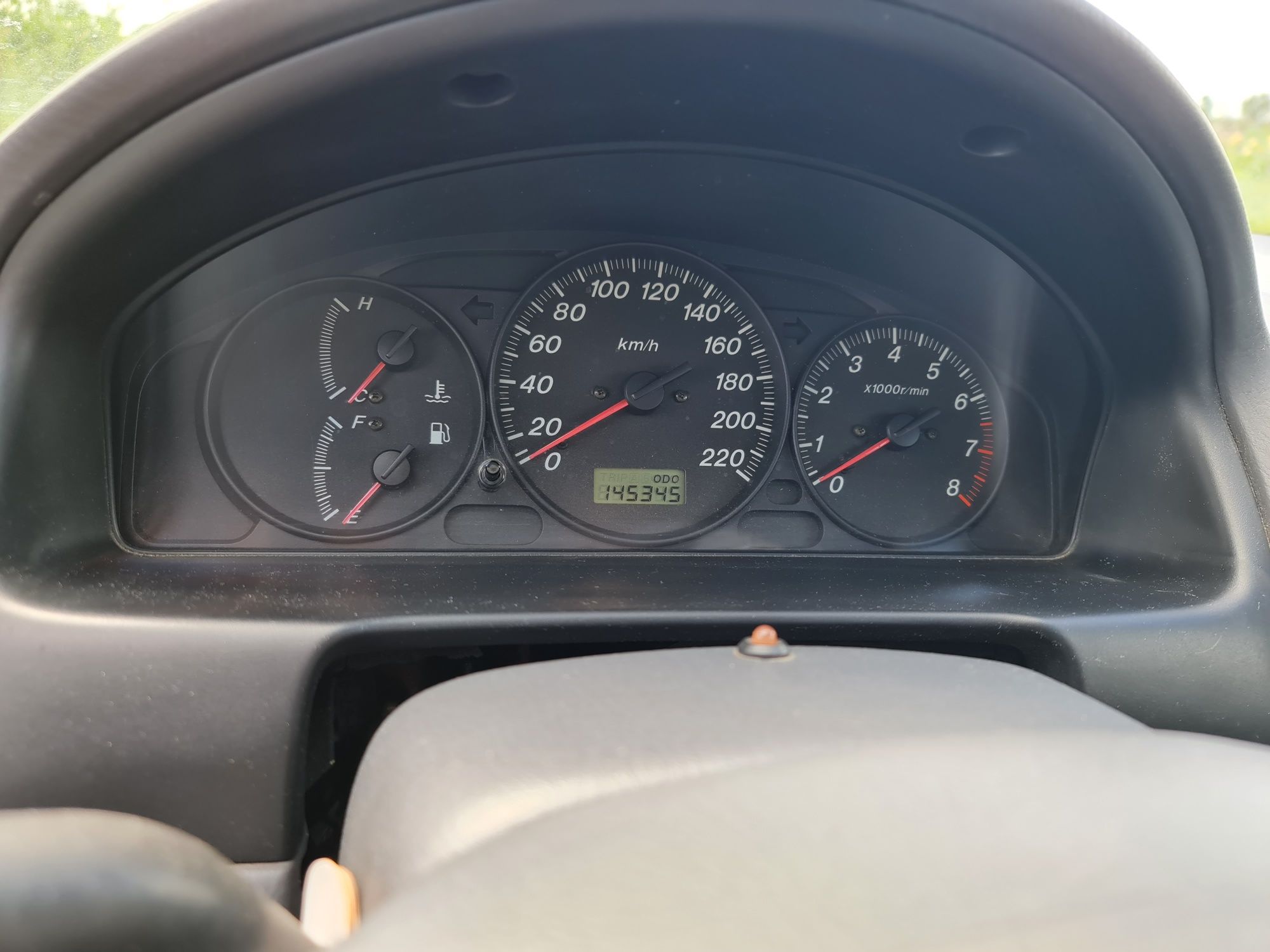 Mazda 323 GT com 145mil km