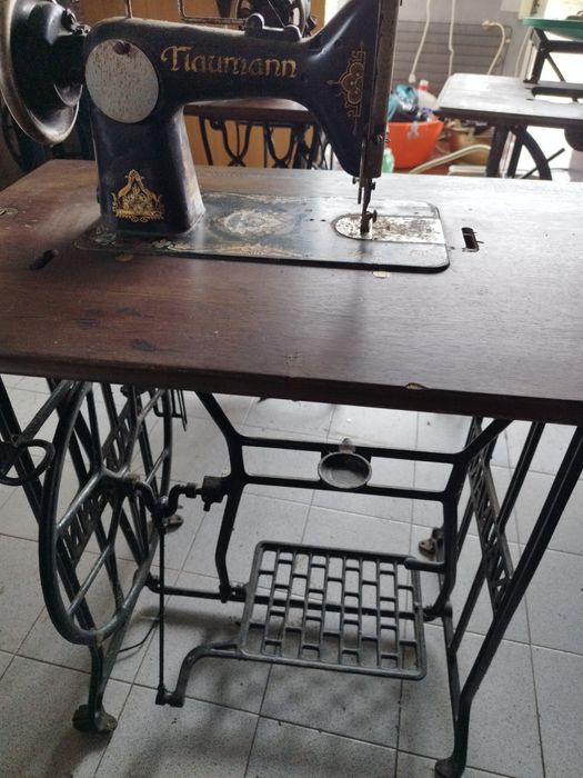 Máquina de costura naumann