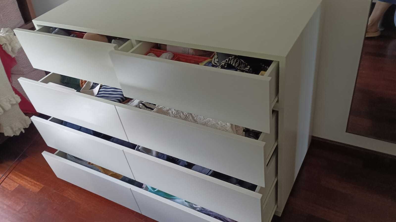 Cómoda branca de quarto