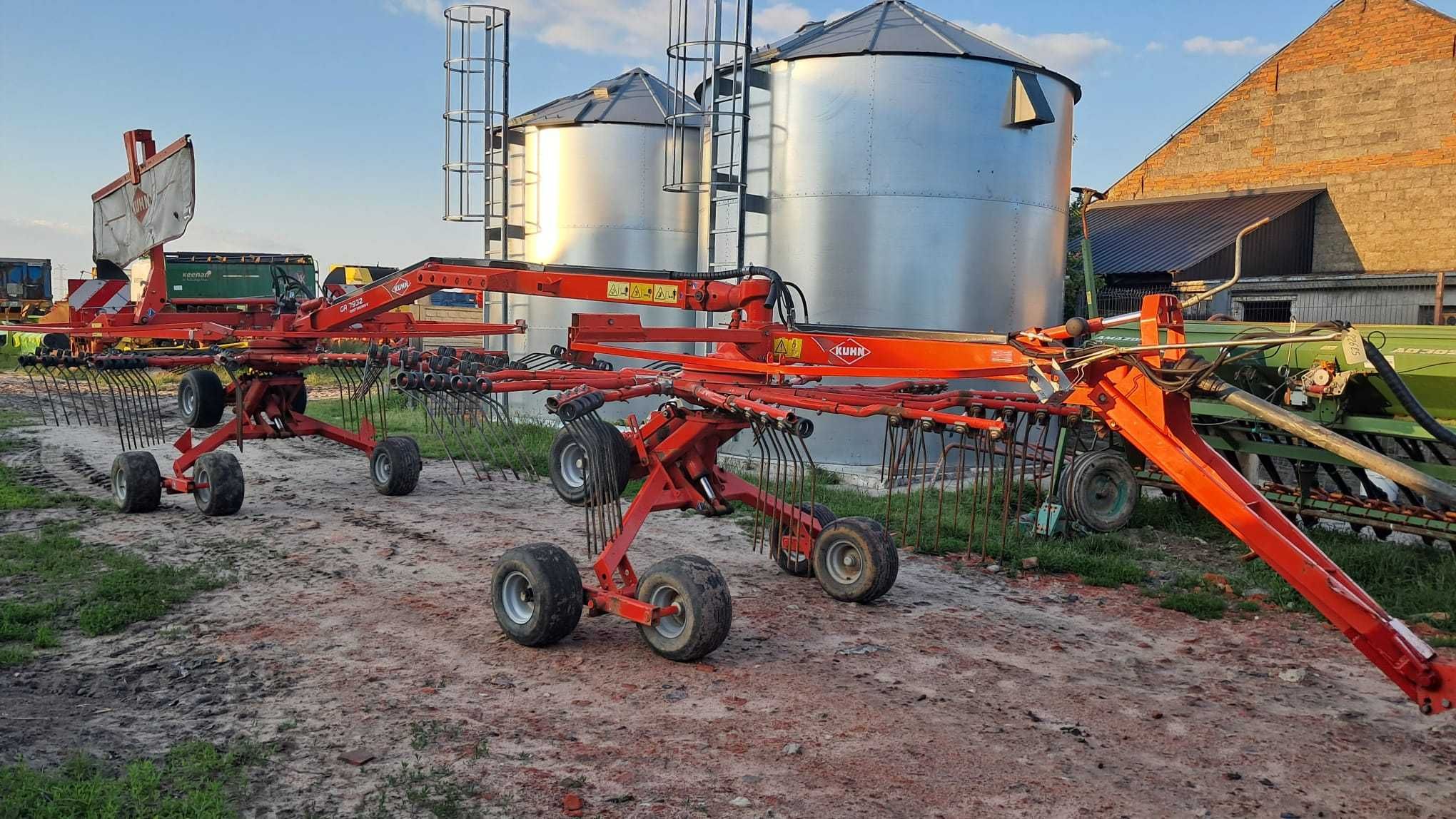 KUHN 7932  Zgrabiarka 2011r  Karuzelowa 2 Gwiazdowa  6522 Pottinger
