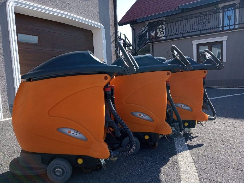 Taski Swingo 755B nowe baterie maszyna sprzątająca czyszcząca