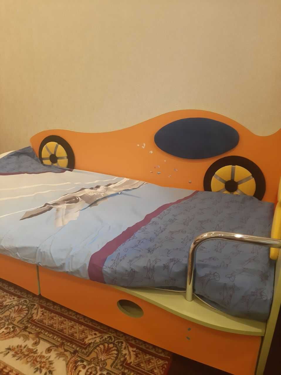 Ліжко дитяче "Машинка" (фабрика Ренесанс)