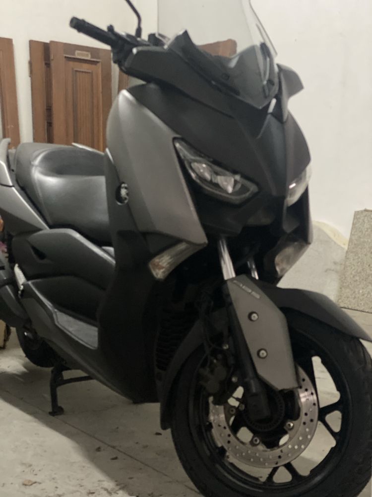 Yamaha X-Max 300 | 18.000 km | Revisões na marca | Como nova