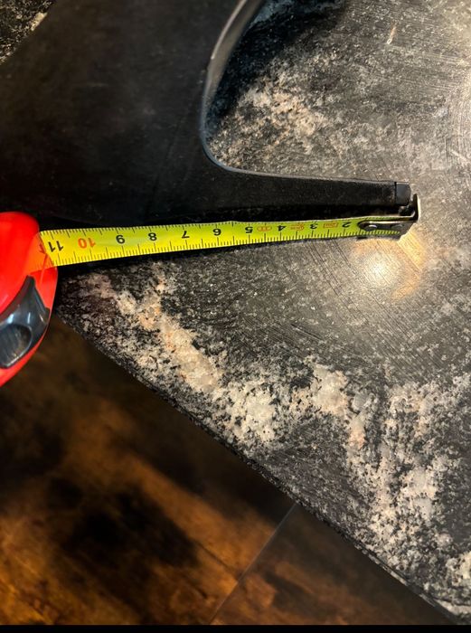 Szpilki zamszowe Saint Laurent