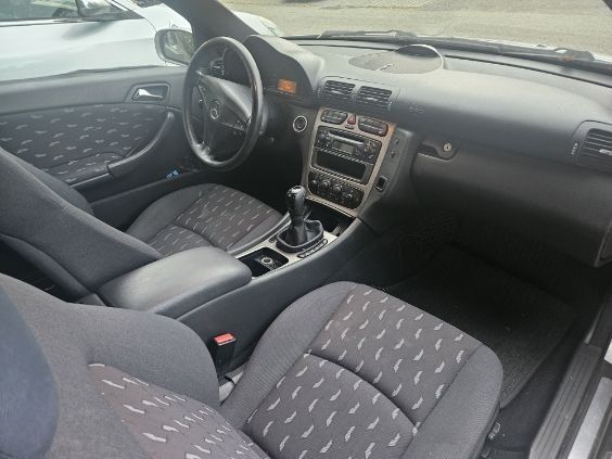 Sprzedam Mercedes C200
