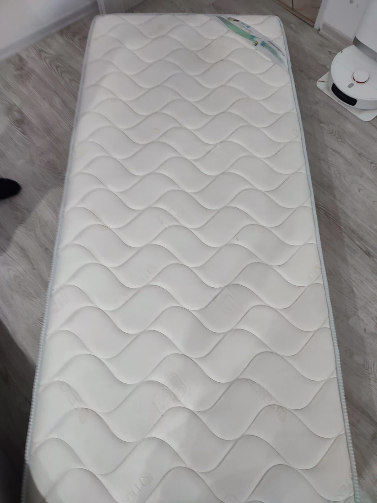 Materac że stelażem