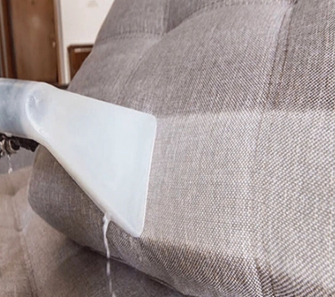 Limpeza Profissional de  Sofás e Colchões